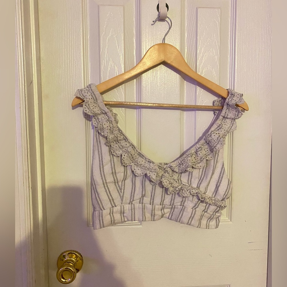 American Eagle eyelet ruffle stripe crop top viscose!🤍